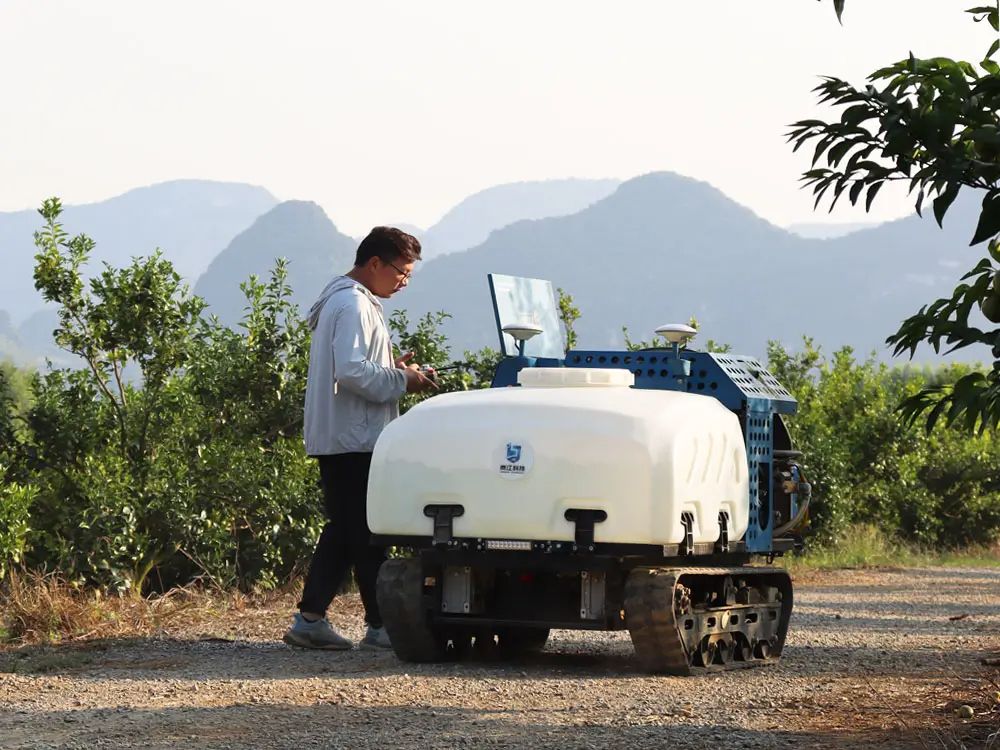 S450 Unmanned Orchard Spraying Robot