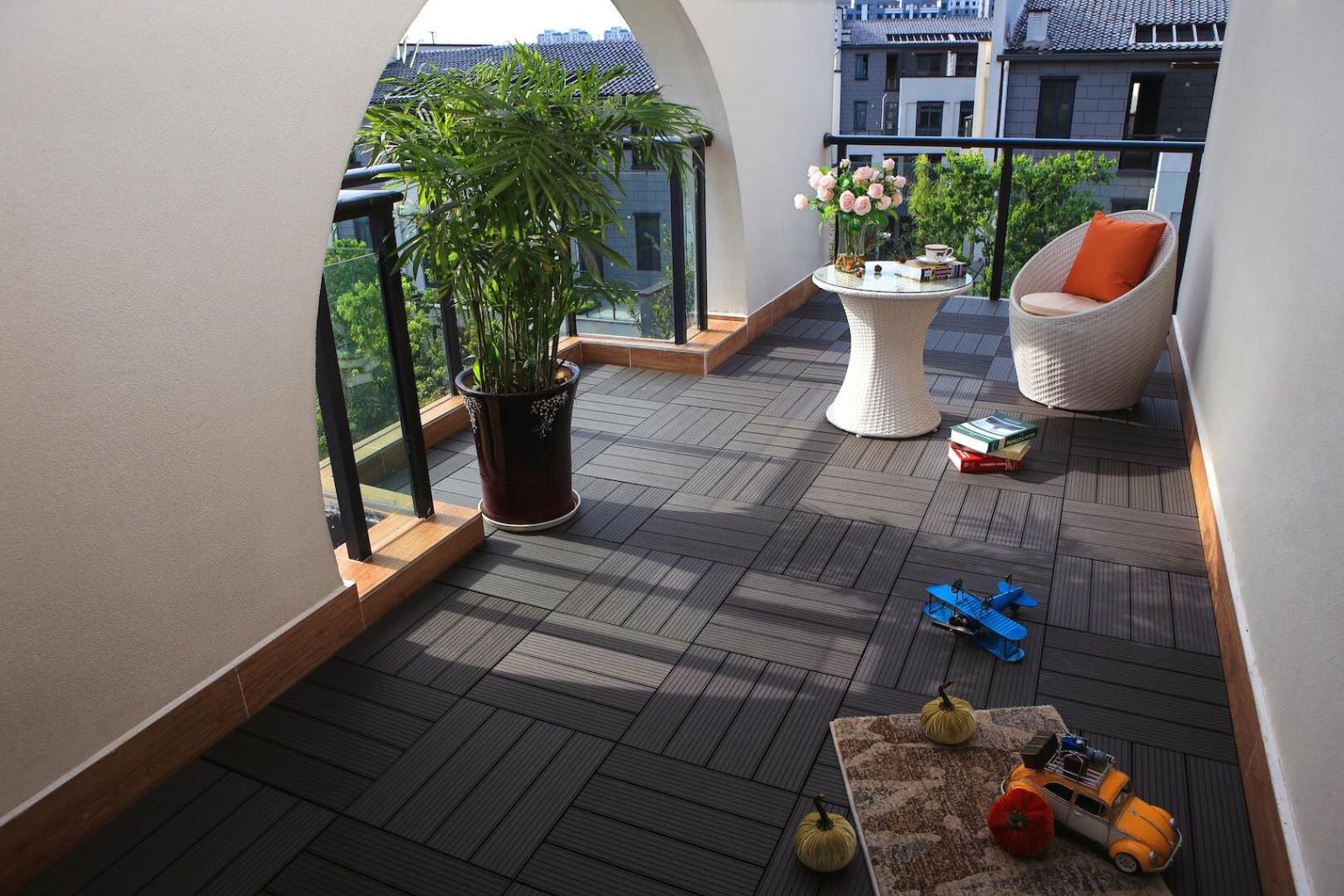 Outdoor Waterproof Wood-Plastic Flooring